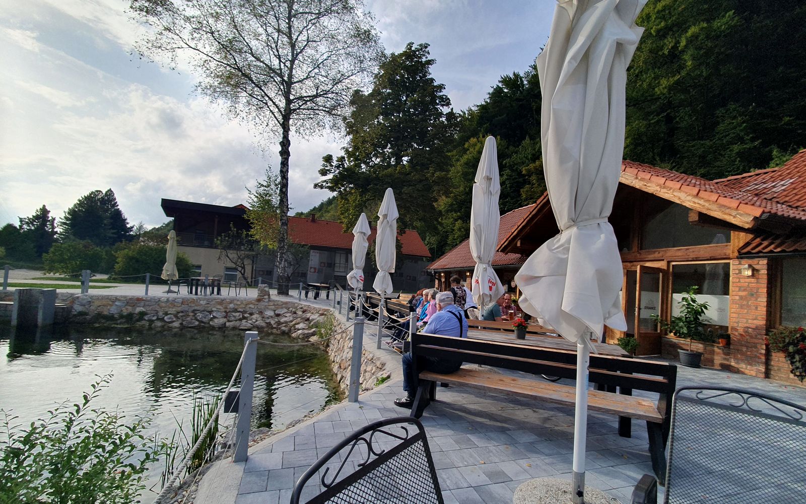 Medgeneracijsko srečanje na ribnikih Stranice